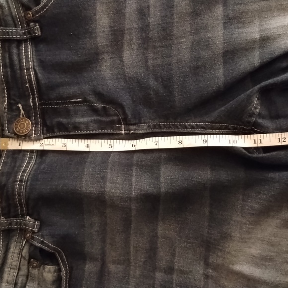 Reign Jeans - Picture 5 of 6